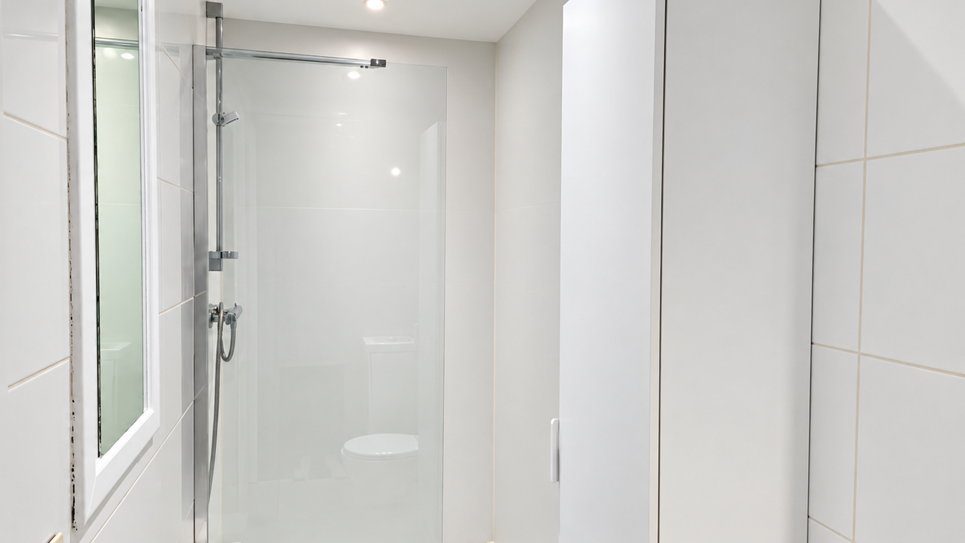 Bienvenue &agrave; Louvain ! Vous recherchez un appartement confortable, lumineux et pr&ecirc;t &agrave; emm&eacute;nager, id&eacute;alement situ&eacute; ? Cet appartement en rez-de-chauss&eacute;e de la R&eacute;sidence Lovania a &eacute;t&eacute; r&eacute;cemment r&eacute;nov&eacute; et repeint, lui conf&eacute;rant un aspect frais et