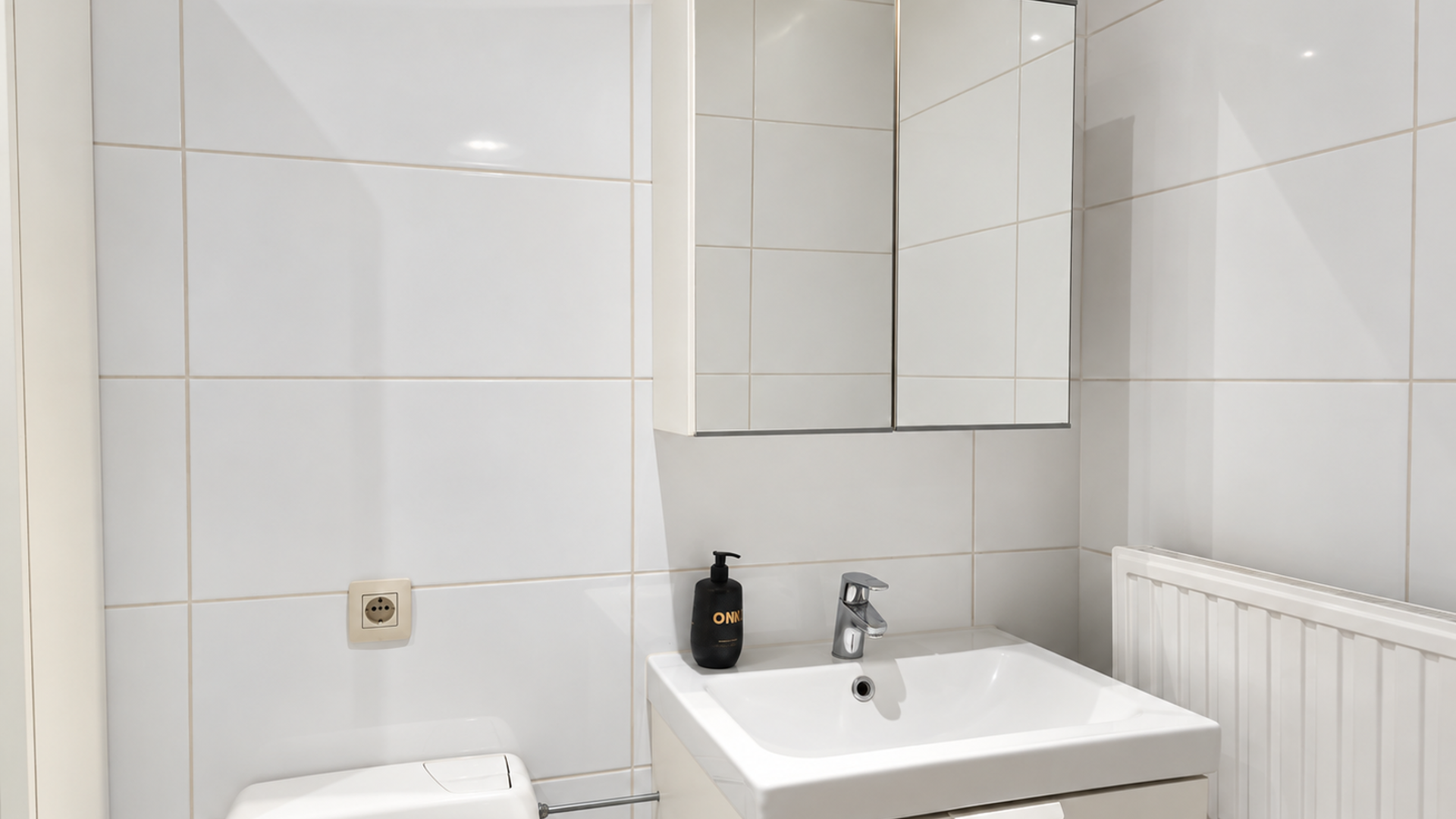Bienvenue &agrave; Louvain ! Vous recherchez un appartement confortable, lumineux et pr&ecirc;t &agrave; emm&eacute;nager, id&eacute;alement situ&eacute; ? Cet appartement en rez-de-chauss&eacute;e de la R&eacute;sidence Lovania a &eacute;t&eacute; r&eacute;cemment r&eacute;nov&eacute; et repeint, lui conf&eacute;rant un aspect frais et