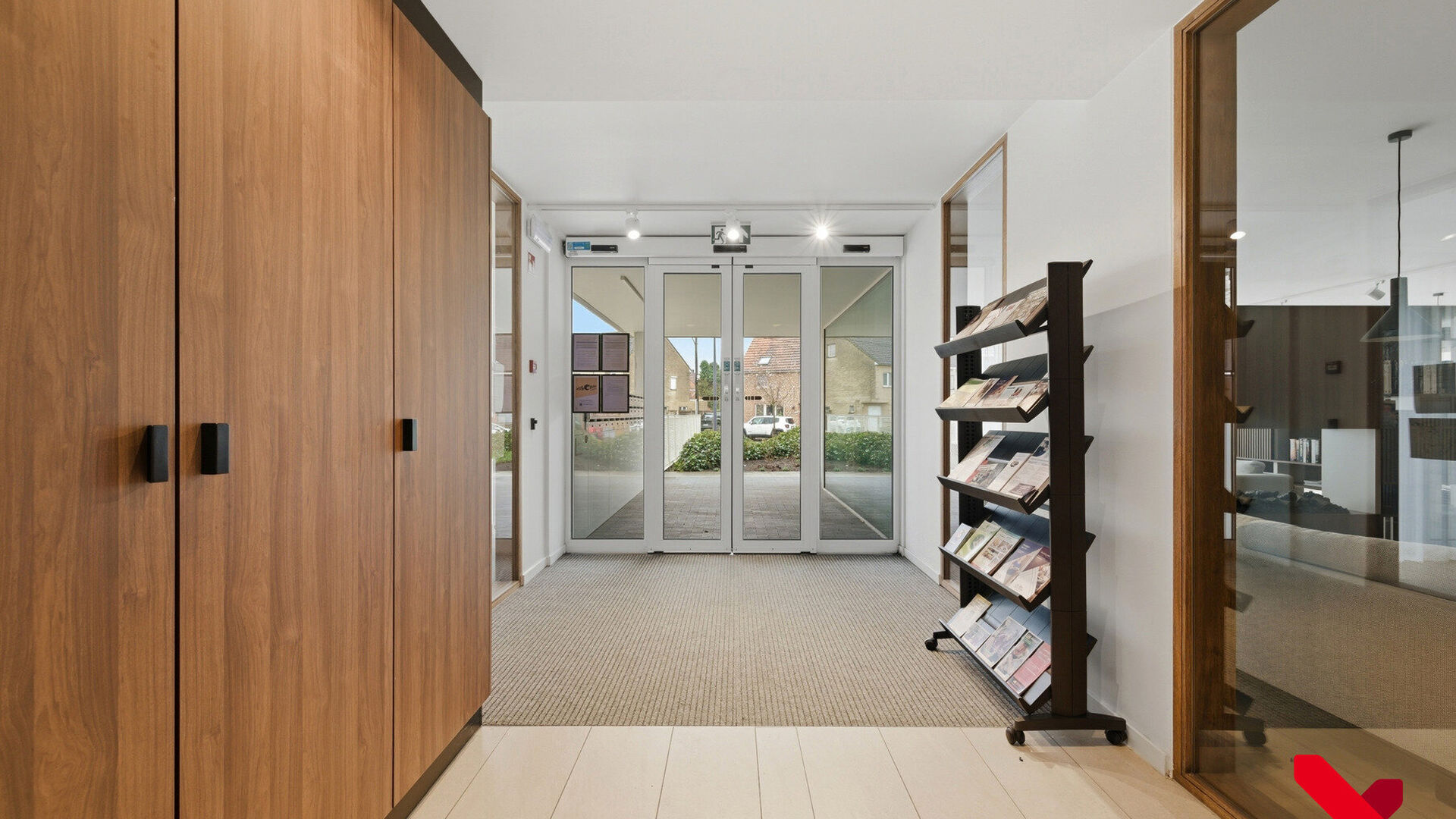 Welkom in Wilsele! Deze prachtige assistentiewoning is gelegen op de gelijkvloerse verdieping van residentie "Goodlife", een kleinschalige residentie met 36 eenheden waar het heerlijk vertoeven is met alle diensten en zorg binnen handbereik. Zo is er een