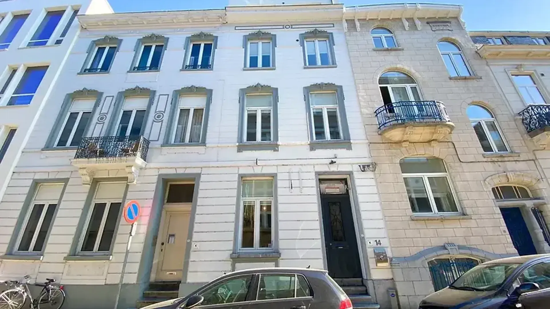 POUR L’ANNÉE ACADÉMIQUE EN COURS (jusqu’au 09/09/2026) – UNIQUEMENT POUR LES ÉTUDIANTS
Cette résidence étudiante à taille humaine, située à proximité du Lei et du Marché aux Poissons, dispose encore d’une chambre étudiante disponible.