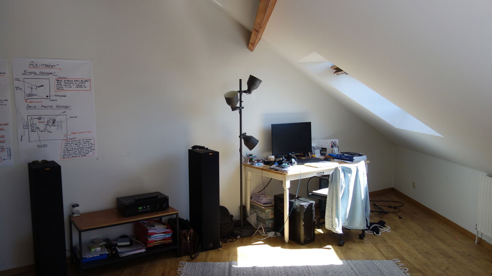 D&eacute;couvrez ce charmant appartement duplex, agr&eacute;able et id&eacute;alement situ&eacute; dans un petit immeuble, au 1er et 2e &eacute;tage, avec une terrasse ensoleill&eacute;e.

L&rsquo;appartement se situe au centre de Kessel-Lo, &agrave; proximit&eacute; d&rsquo;un parc et &agrave; distance de marche de