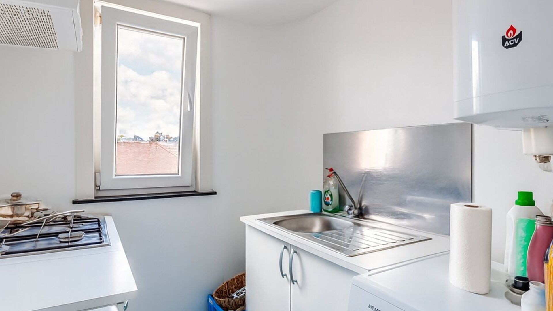 1-bedroom apartment to renovate with integrated garage in the heart of Leuven
Are you looking for a charming apartment in the vibrant center of Leuven? Then this property on Ravenstraat, on the corner with Mussenstraat, might be exactly what you’re loo