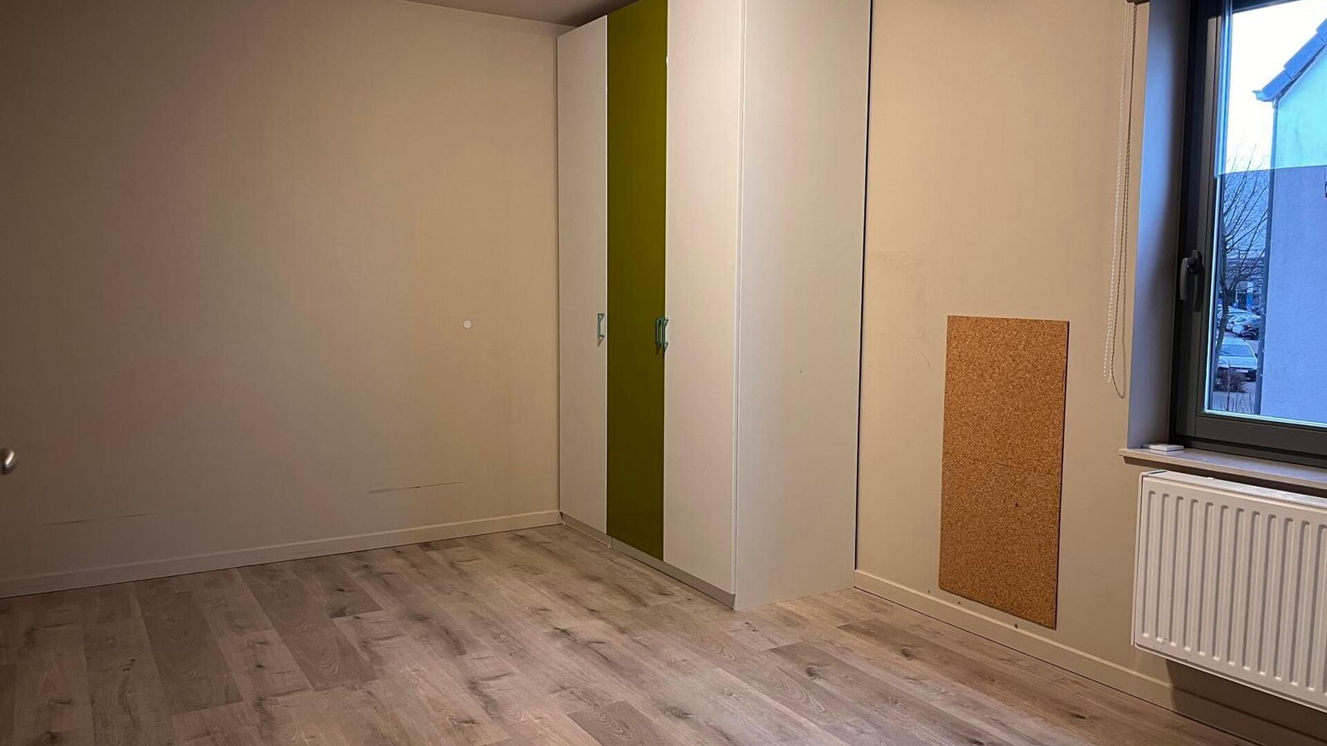 Vous êtes à la recherche d'une maison familiale moderne, offrant suffisamment d'espace et située dans un environnement calme ? Cette récente maison demi-ouverte est située dans une rue paisible à Herent. Son emplacement est particulièrement pratiqu