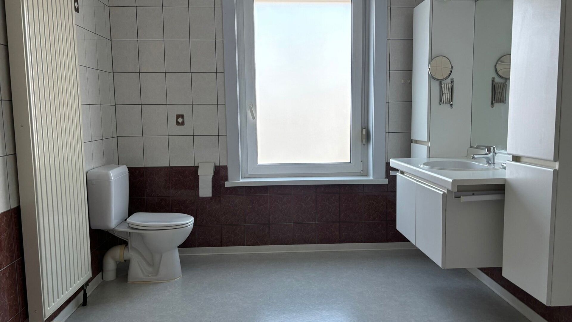 Cette charmante maison est situ&eacute;e dans la tranquille et accueillante Richard Valvekensstraat &agrave; Kessel-op. La propri&eacute;t&eacute; offre une combinaison id&eacute;ale de confort et de tranquillit&eacute;, parfaite pour ceux qui recherchent un endroit agr&eacute;able &agrave; vivre dans 