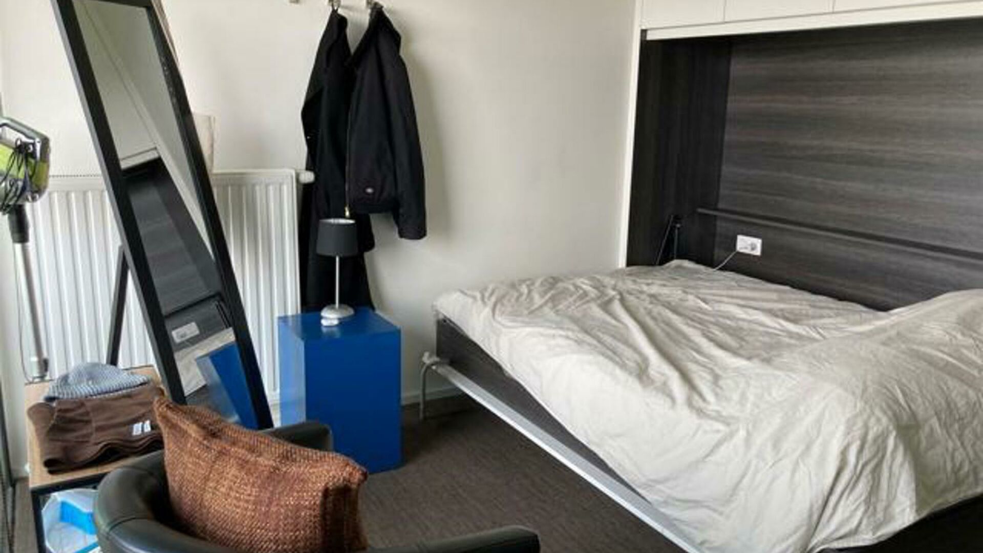 Rooms available: 
00.06: 675 euros + 50 euro commission
01.08: 635 euro + 50 euro commission
01.10: 610 euro + 55 euro commission
06.08: 650 euro + 50 euro commission
Beautiful student room with private bathroom in residence WOODS for rent located at the 