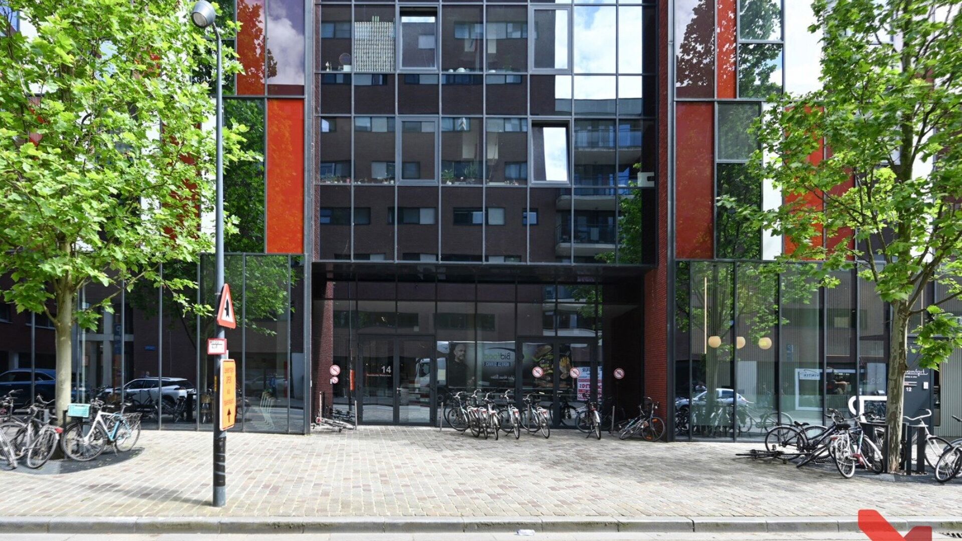Welcome to Leuven! Are you looking for an investment opportunity where you don't have to worry about renting out and managing your property? Then you have come to the right place! Waterview is a unique project that offers you the perfect opportunity to in