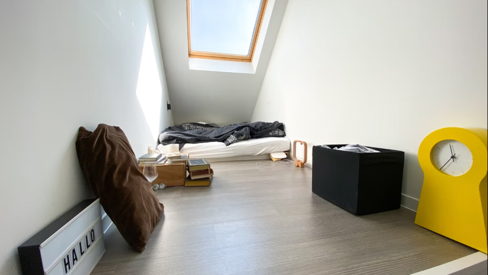 Studentenkamer te huur in de Vaartstraat in Leuven.
Huurprijs: 665 euro/maand + 130 euro voor nutsvoorzieningen