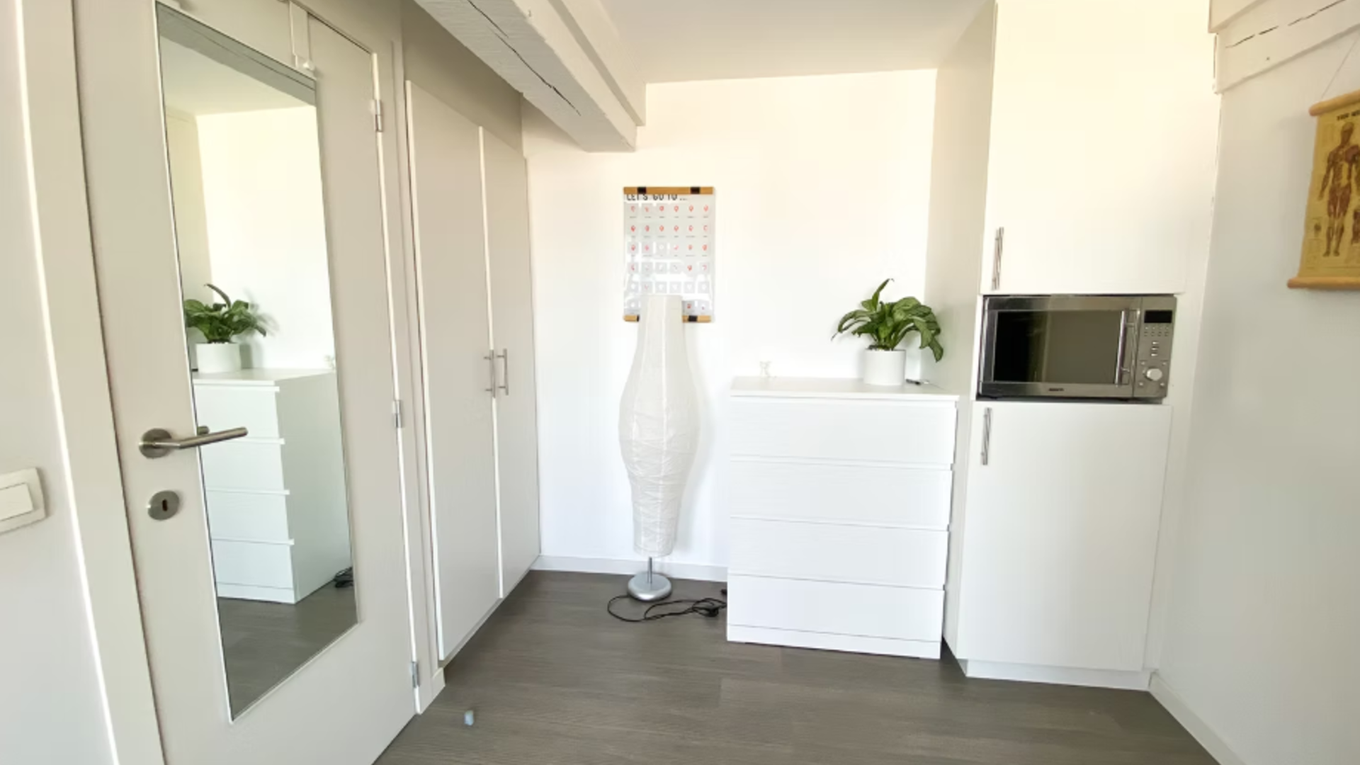 Studentenkamer te huur in de Vaartstraat in Leuven.
Huurprijs: 665 euro/maand + 130 euro voor nutsvoorzieningen