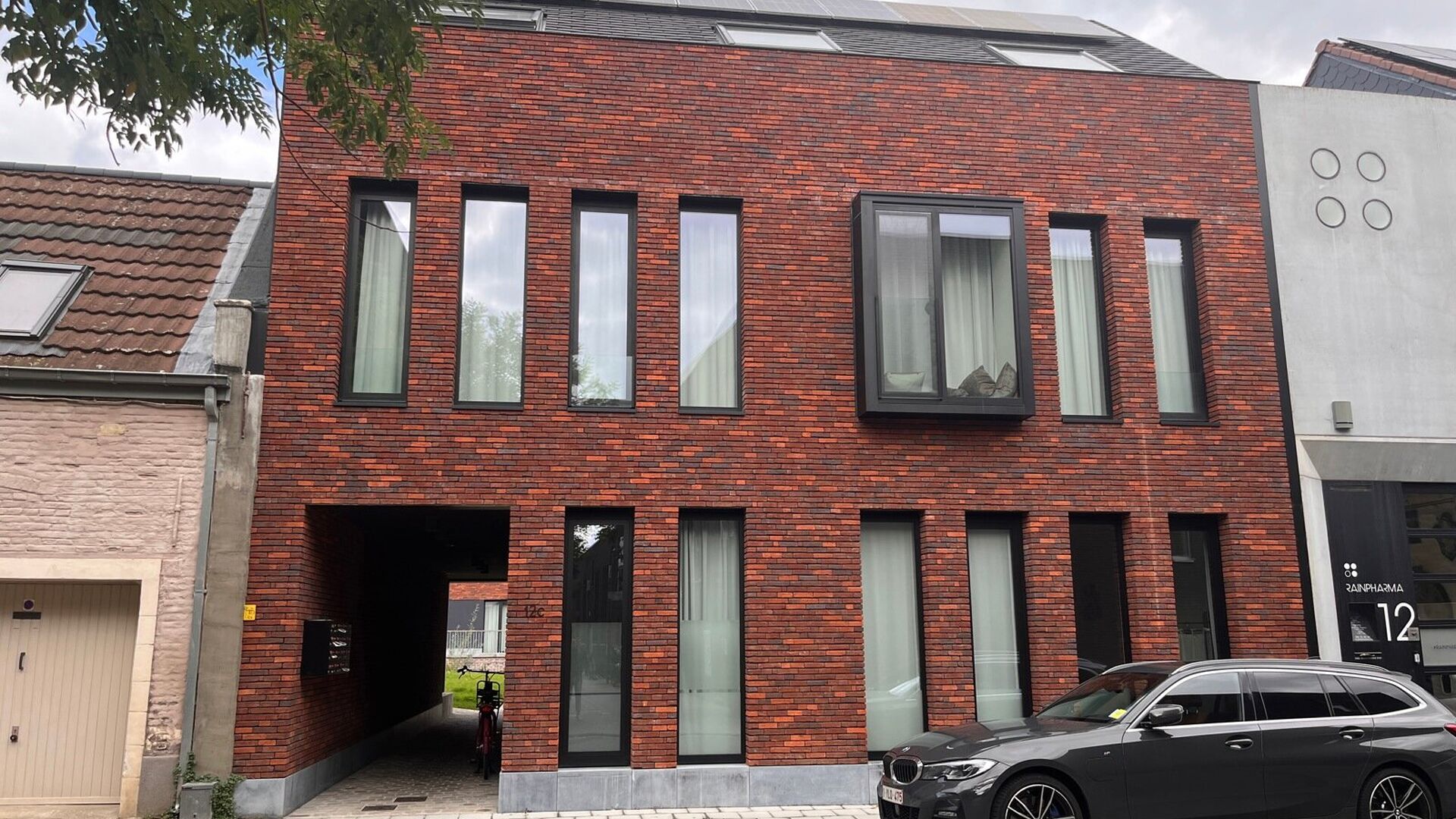 Laatste kamer met gedeeld sanitair beschikbaar in een verzorgde studentenresidentie. Deze kamer is functioneel ingericht en biedt een aangename woon- en studeeromgeving.

In het gehuurde goed zijn de volgende (nuts)voorzieningen/diensten aanwezig, dewelke