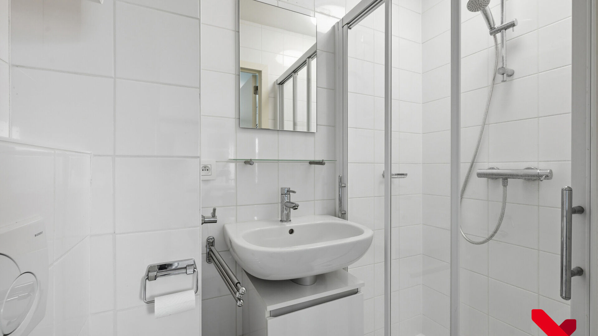 VOOR DE SNELLE BESLISSERS!
ACADEMIEJAAR 2026-2027

Welkom in deze ruime studentenstudio gelegen in hartje Leuven!
Deze ruime studio beschikt over een ge&iuml;nstalleerde kitchenette, eigen sanitair en een ge&iuml;nstalleerd meubel met opklapbaarbed.
Dankzij de gr