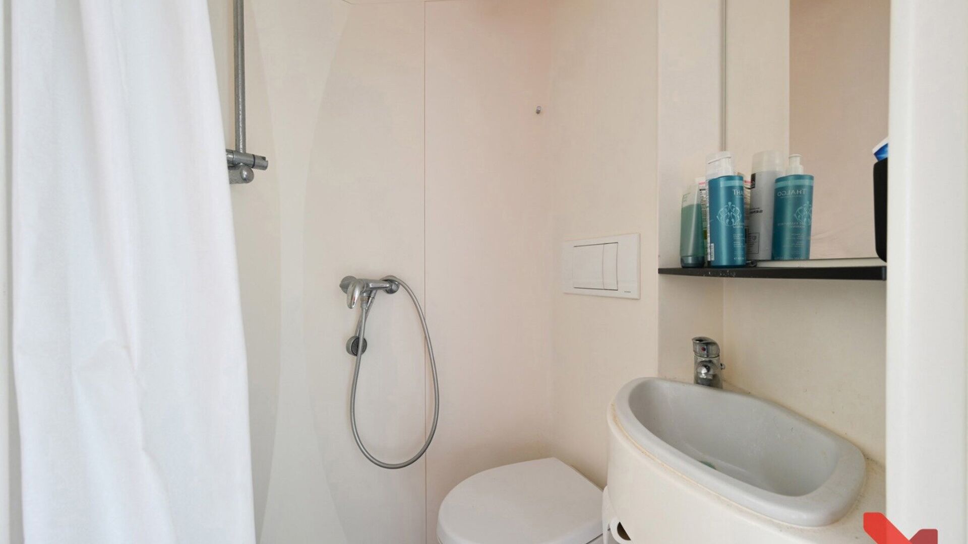 Welkom in Leuven! Ben je op zoek naar een investeringsmogelijkheid waar je jezelf geen zorgen hoeft te maken over het verhuren en beheren van jouw eigendom? Dan bent u hier aan het juiste adres! Waterview is een uniek project dat jou de perfecte gelegenhe