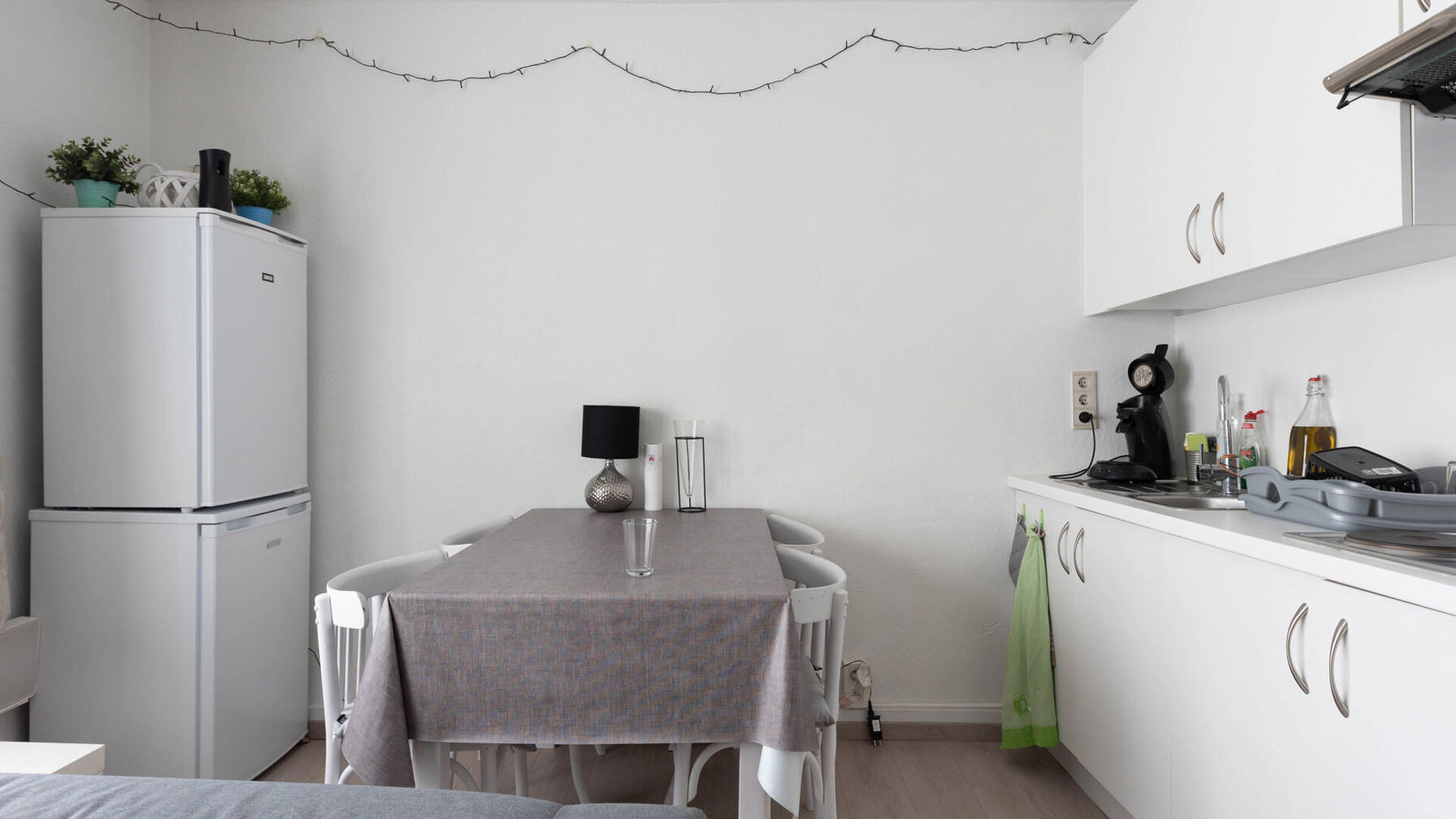 UNIQUEMENT POUR LES &Eacute;TUDIANTS : Vous cherchez un petit appartement douillet et confortable au c&oelig;ur de Louvain ? Ce studio attrayant offre tout ce dont vous avez besoin pour vivre confortablement en ville.

Emplacement : 
Cet appartement est id&eacute;alement 