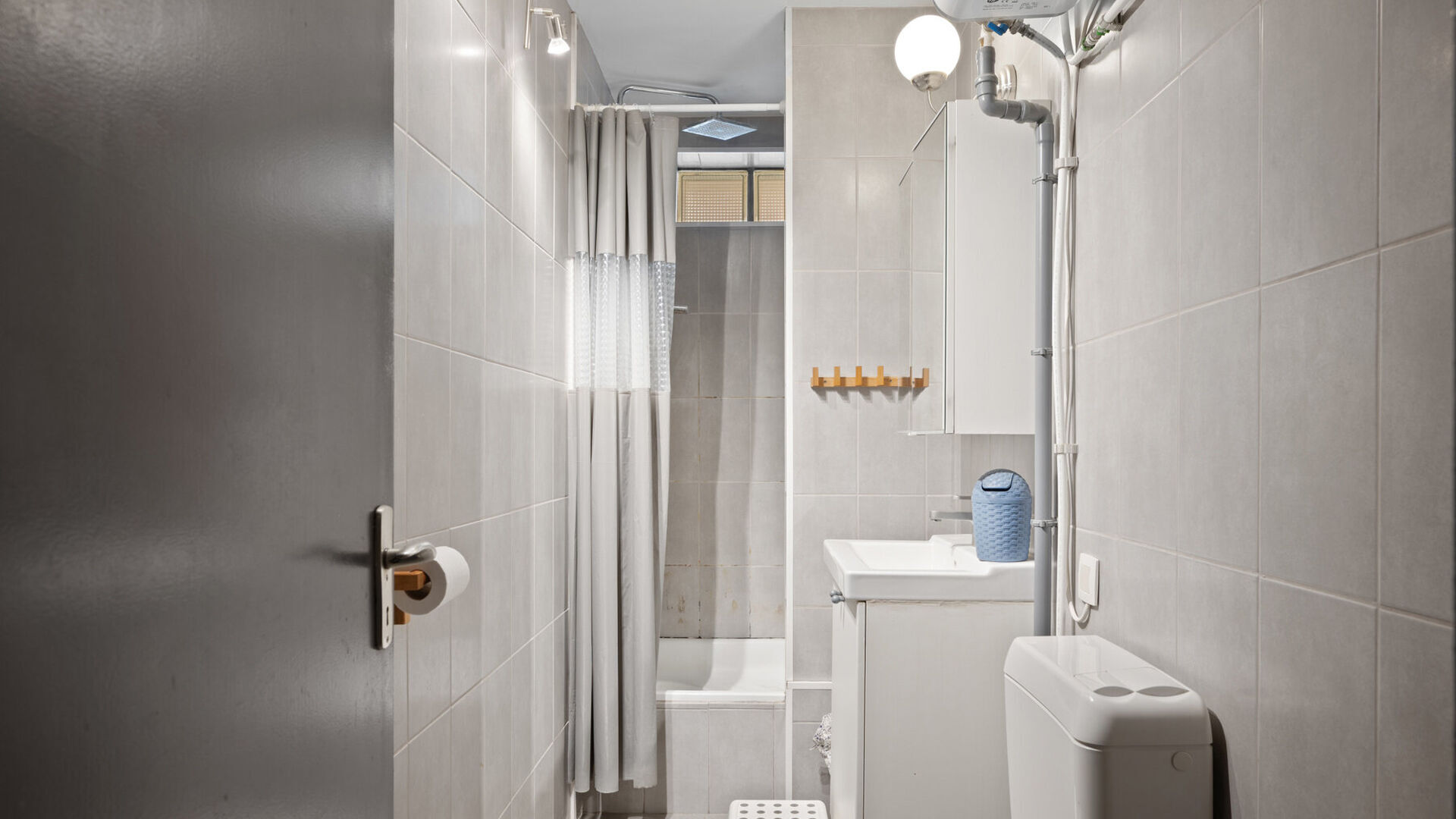 Bienvenue &agrave; Louvain ! Id&eacute;alement situ&eacute; en plein centre-ville, &agrave; deux pas du c&oelig;ur anim&eacute; de la ville, ce charmant studio lumineux de 30 m&sup2; au rez-de-chauss&eacute;e vous attend.

Ici, vous profiterez d'un acc&egrave;s facile &agrave; tout ce que Louvain a &agrave; offrir. B