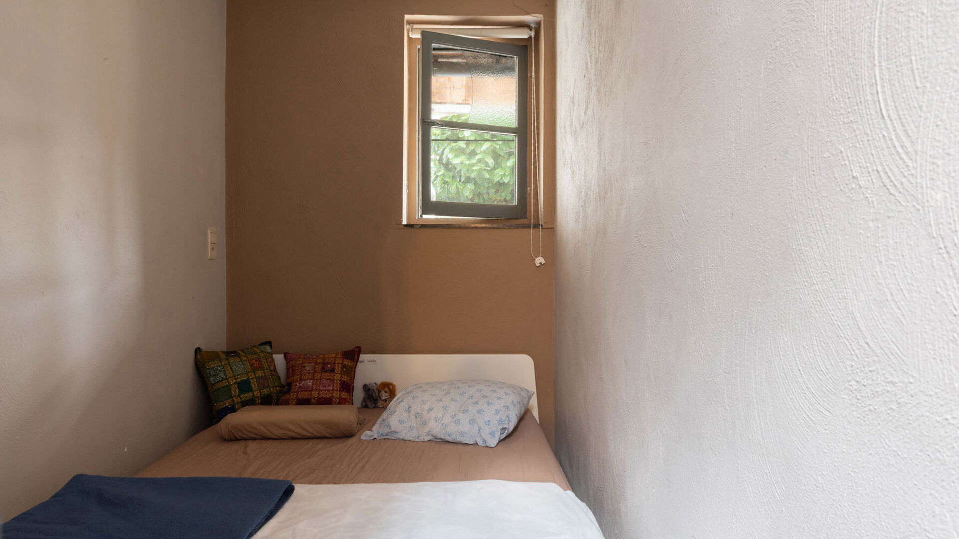 ENKEL voor STUDENTEN: Bent u op zoek naar een gezellig en knus appartementje in het hart van Leuven? Dit sfeervolle studio-appartement biedt alles wat u nodig heeft voor comfortabel stadsleven.

Locatie:&nbsp;
Dit appartement is ideaal gelegen binnen de ring 