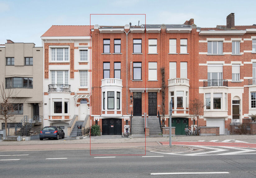 R&Eacute;SERV&Eacute; AUX &Eacute;TUDIANTS

Cette chambre d&rsquo;&eacute;tudiant, situ&eacute;e au rez-de-chauss&eacute;e, offre un espace de vie confortable et pratique pour les &eacute;tudiants &agrave; la recherche de leur propre logement. Gr&acirc;ce &agrave; ses sanitaires privatifs comprenant une douche, un la