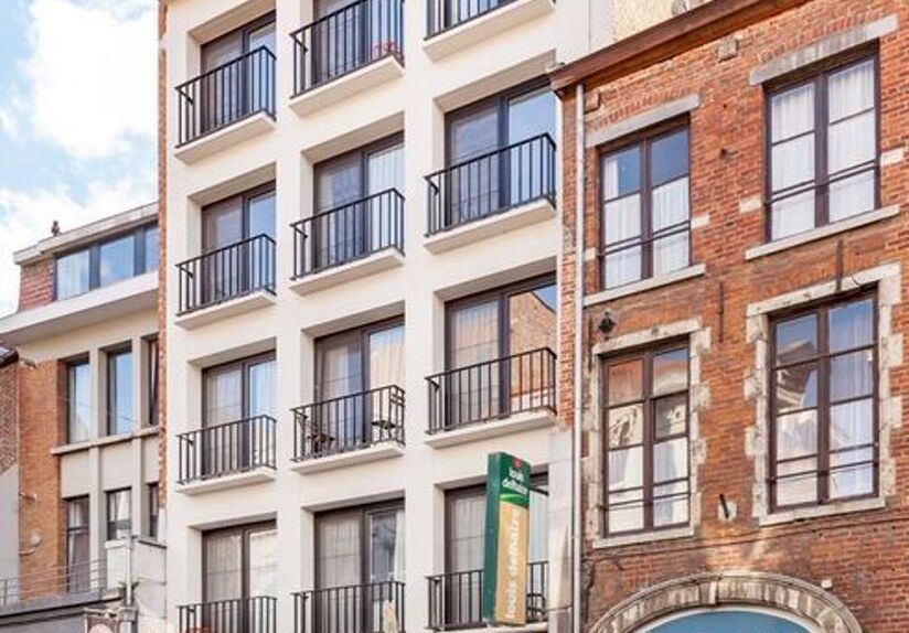 Vous recherchez une chambre d'étudiant confortable ? Cette agréable chambre d'étudiant pourrait être le logement idéal. Elle dispose de sa propre salle de bains avec sanitaires et fait partie d'une résidence étudiante bien entretenue. Vous pourrez