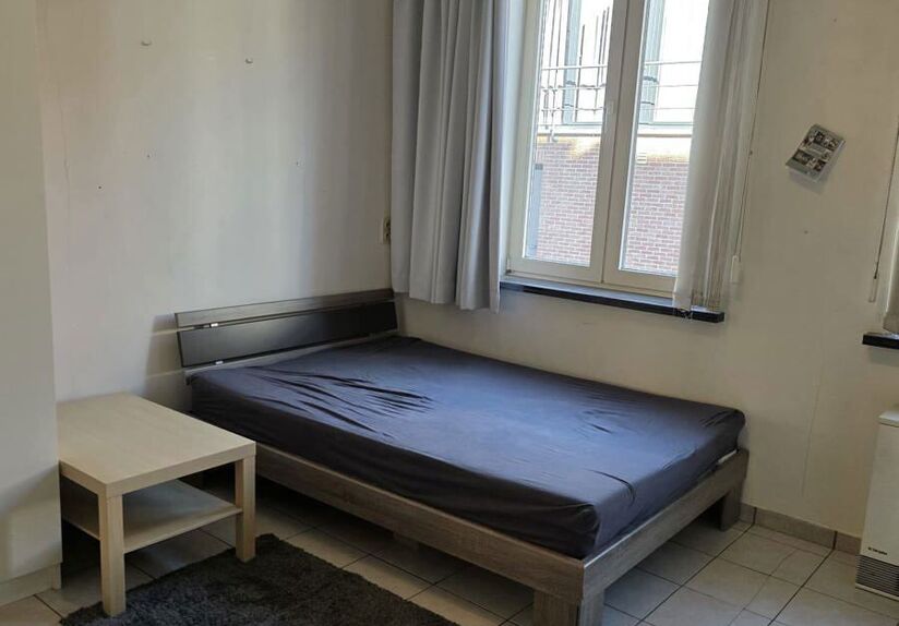 Vous &ecirc;tes &agrave; la recherche d'une chambre d'&eacute;tudiant confortable et pr&ecirc;te &agrave; emm&eacute;nager &agrave; Louvain ? Cette chambre d'&eacute;tudiant meubl&eacute;e, situ&eacute;e dans la Lepelstraat, est imm&eacute;diatement disponible et offre un cadre pratique et agr&eacute;able pour les &eacute;tudiant