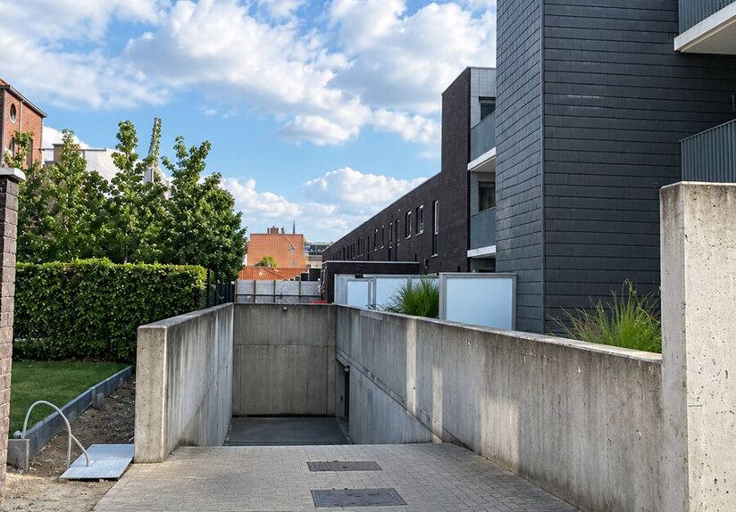Emplacement de parking souterrain dans un nouveau sous-sol fermé, près de la rue de la fontaine et à 50 mètres de la mechelsestraat. Situé à proximité du centre ville. Disponible immédiatement, loyer 100€/mois