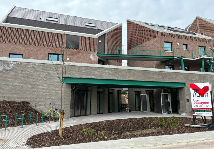 Vous êtes à la recherche d'un espace commercial moderne et parfaitement situé pour votre entreprise ? Ce bâtiment récemment construit à Heverlee offre tout ce dont vous avez besoin pour développer votre entreprise avec succès. Situé sur la Celest